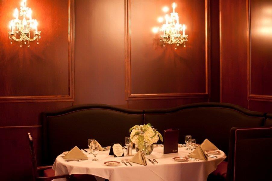 Landmark Inn Marquette Restaurant photo