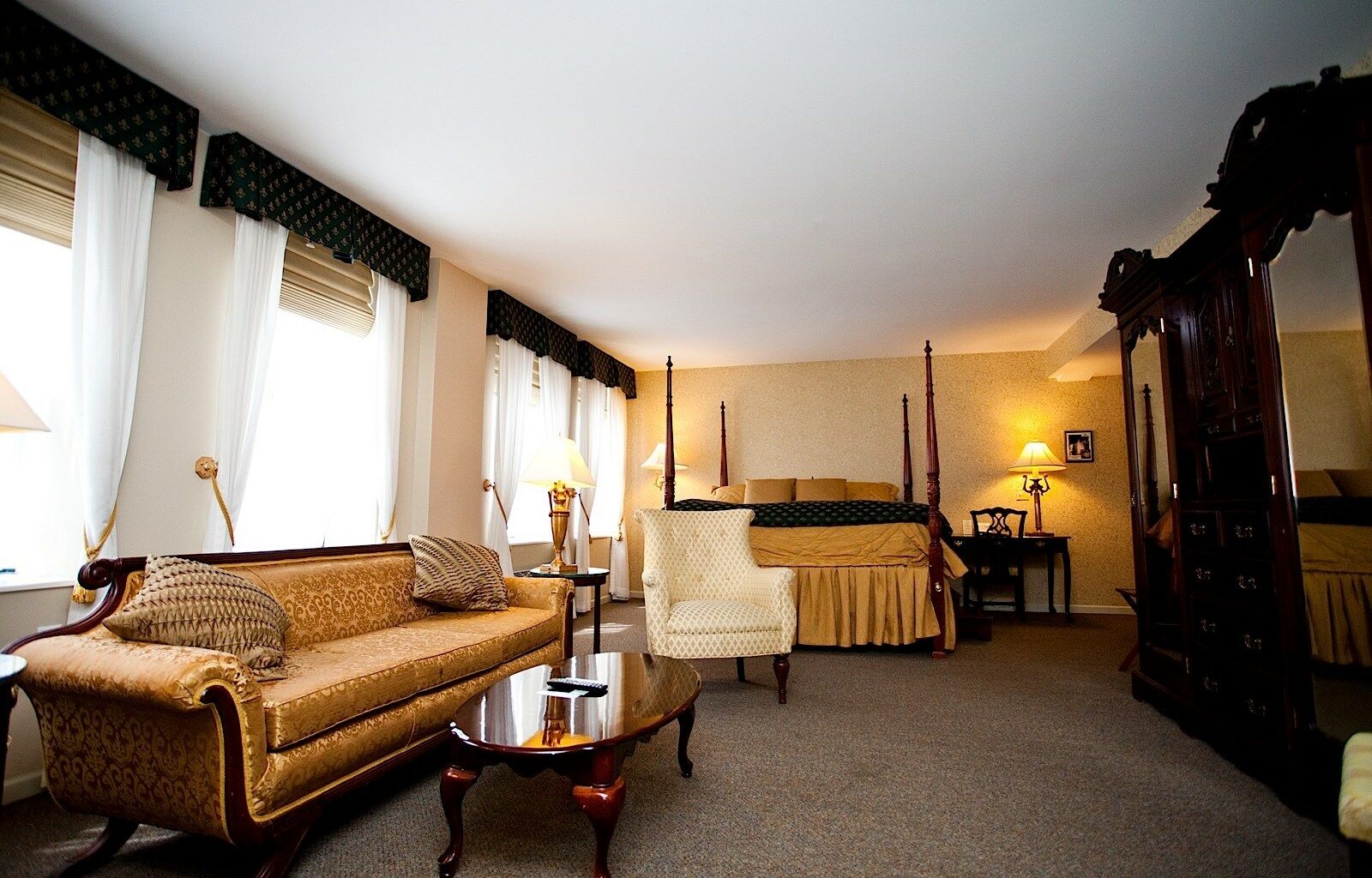 Landmark Inn Marquette Exterior photo